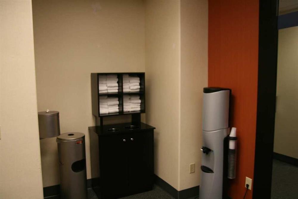 Hampton Inn Derby-Wichita Southeast Стая снимка